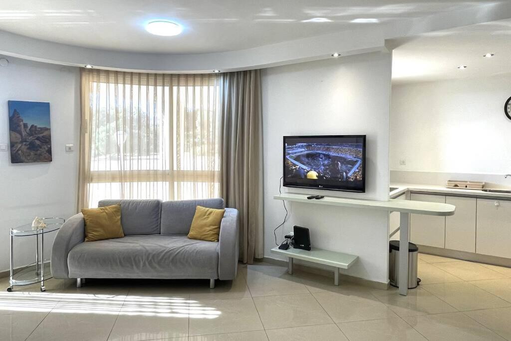 Sunny 3br Golf דירה *